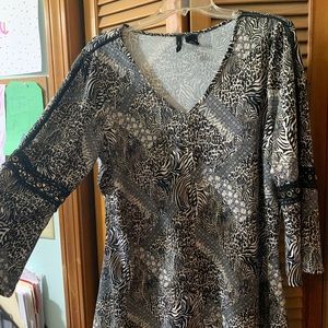Women’s Alfani black and white striped blouse